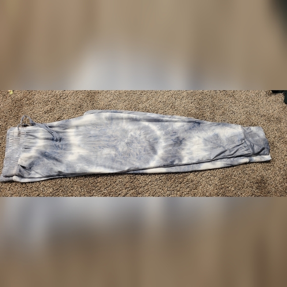 Sz Medium, Hello Mello loungewear pants, blue tie-dye, super soft, nwot/tried on - Picture 3 of 4